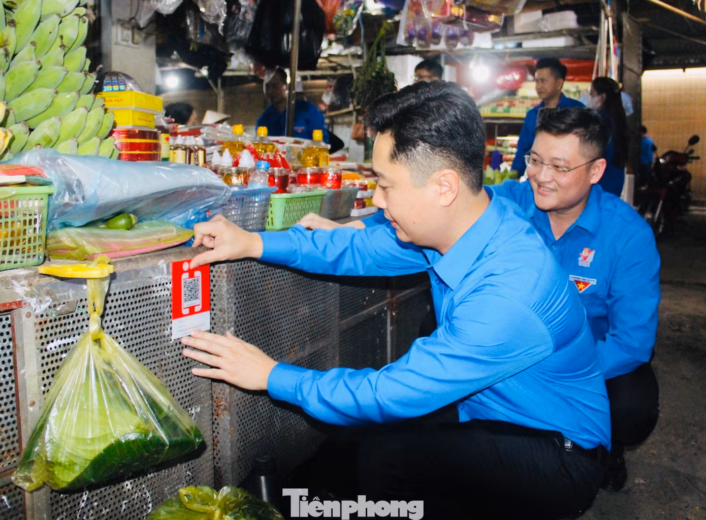Tạo mã QR Pay thanh toán hóa đơn trực tuyến và triển khai, nhận rộng mô hình “Chợ điện tử”.