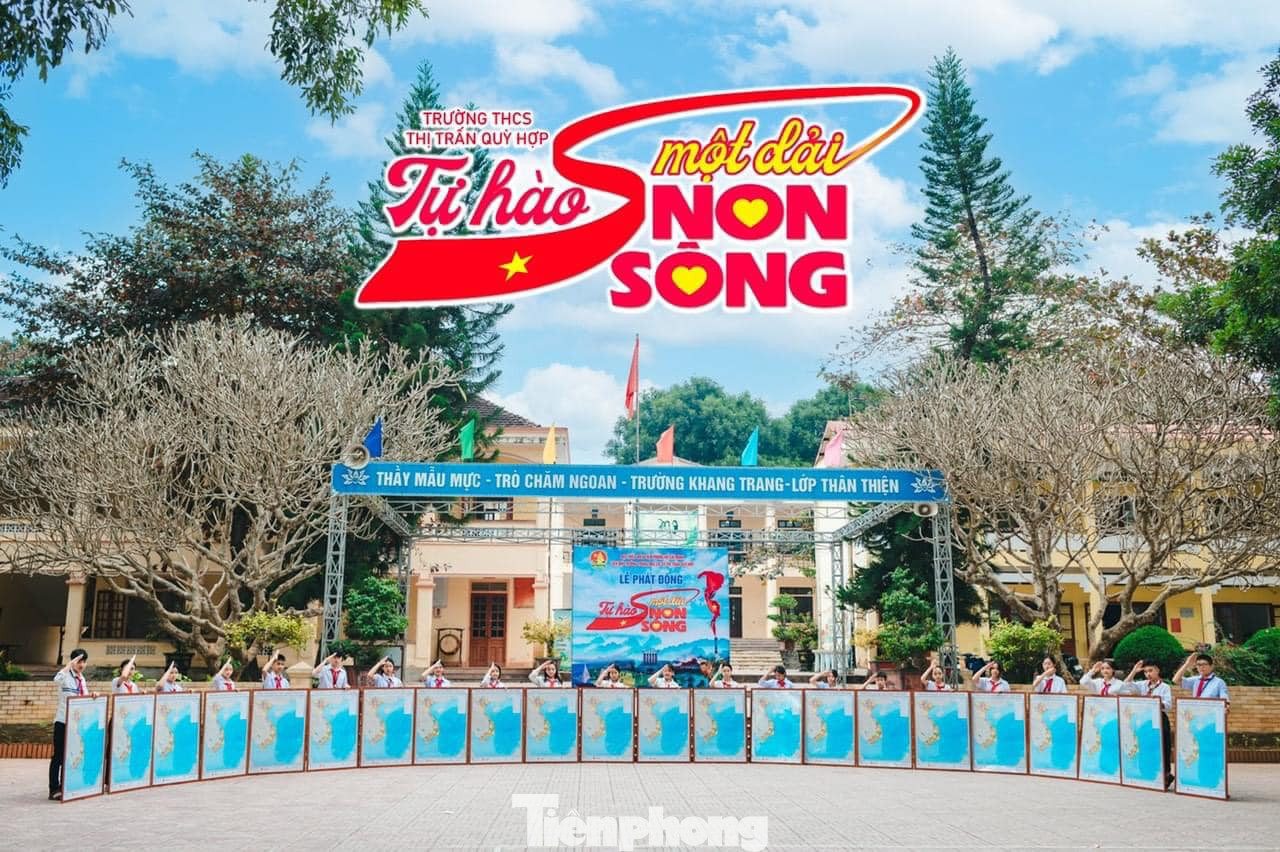 Liên đội trường THCS Thị trấn Quỳ Hợp, huyện Quỳ Hợp phát động hưởng ứng cuộc vận động, treo 25 tấm bản đồ Việt Nam tại các lớp học.