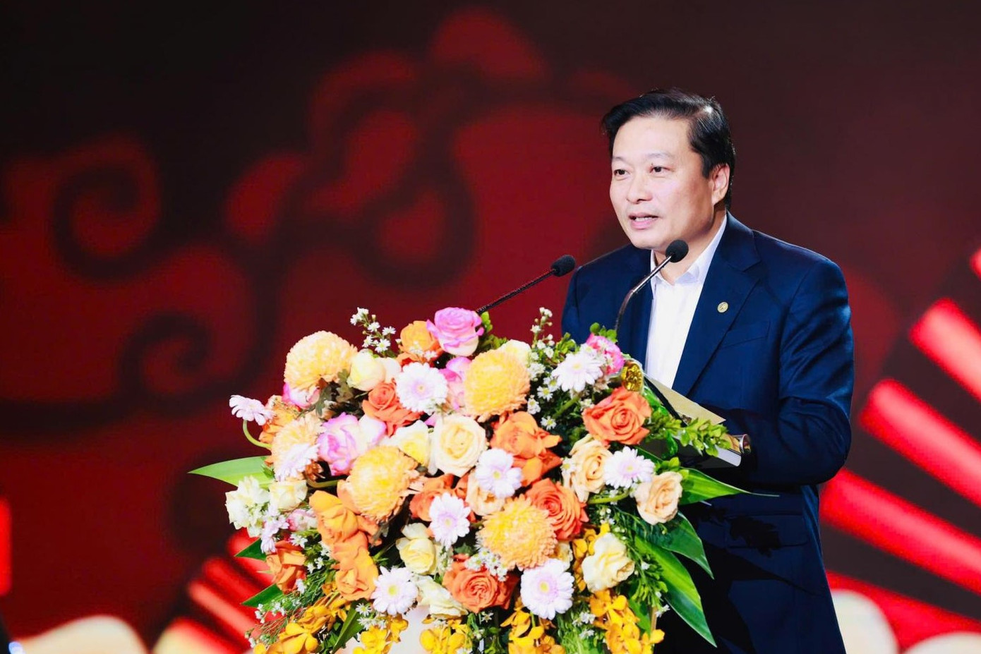 Ông Lê Hồng Vinh - Chủ tịch UBND tỉnh Nghệ An, kêu gọi cộng đồng doanh nghiệp, nhà hảo tâm hỗ trợ người nghèo.