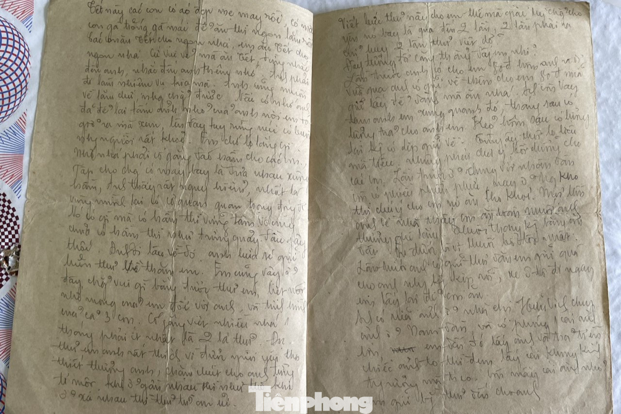 Trong thư, người lính động viên vợ học văn hóa, phấn đấu vào Đảng, học đi xe đạp, góp ý với bà cách dạy bảo con cái, chăm sóc mẹ già, đối xử với con cháu và những người xung quanh.