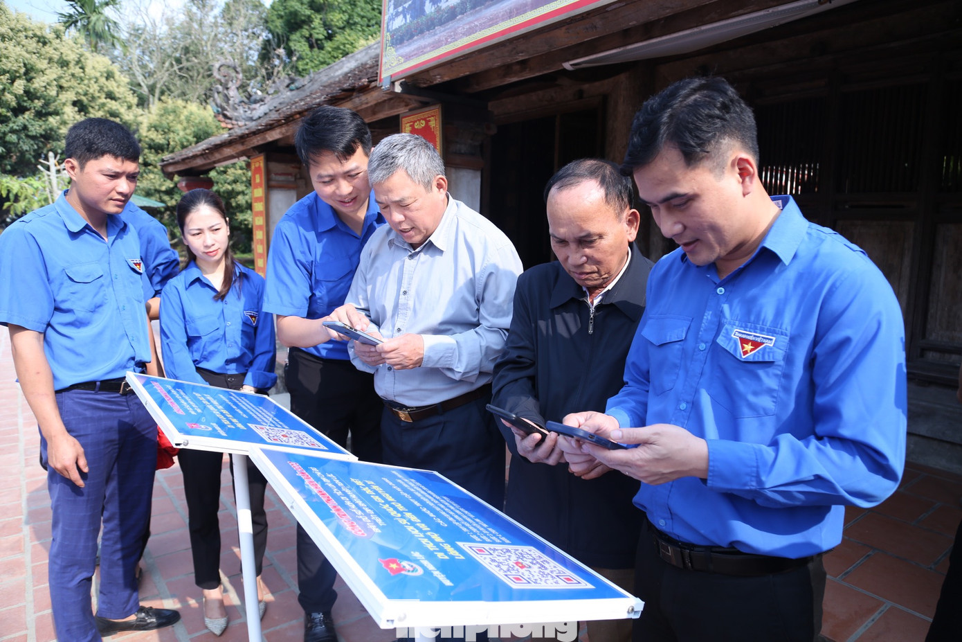 Công trình thanh niên: Số hóa di tích lịch sử tại di tích lịch sử quốc gia đặc biệt đền Nguyễn Xí chào mừng kỷ niệm 92 năm ngày thành lập Đoàn TNCS Hồ Chí Minh.