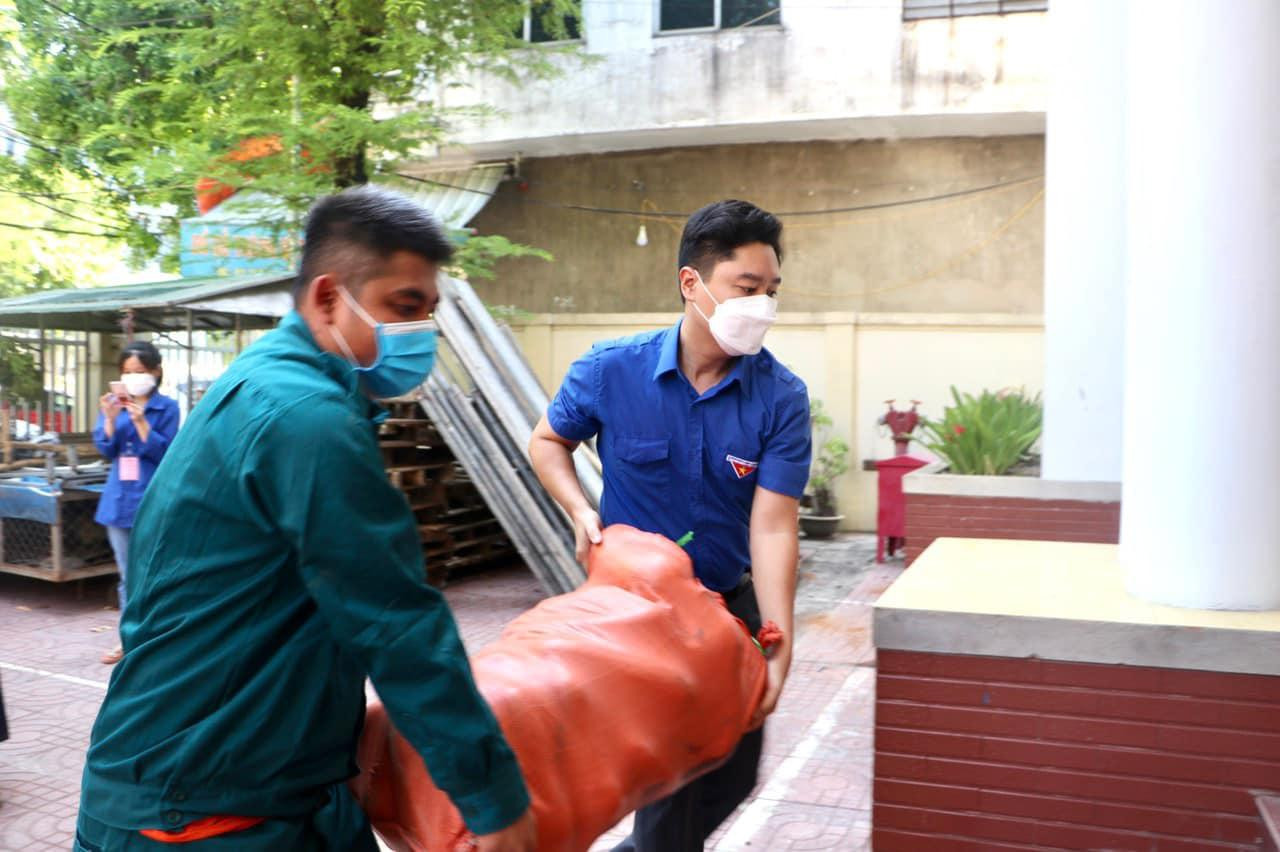 Mở 3 'gian hàng 0 đồng' hỗ trợ người dân khu phong toả ảnh 2