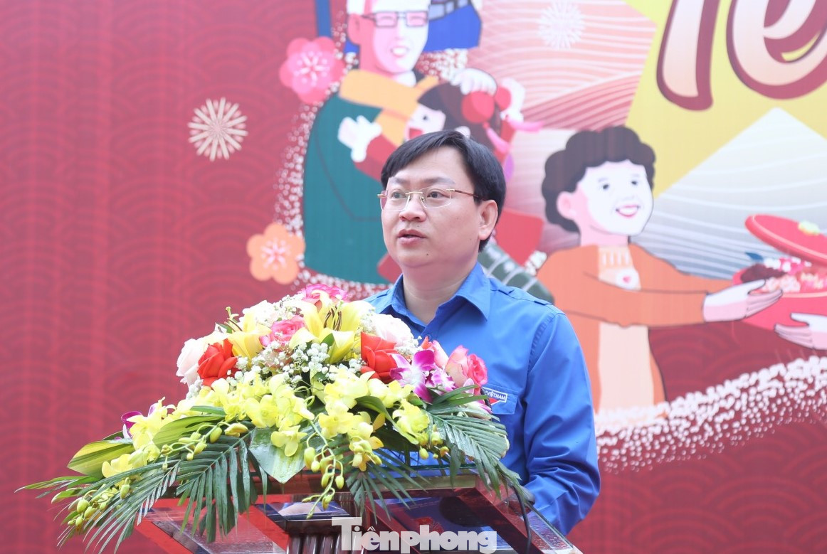 Anh Trần Hữu, Ủy viên Ban Thường vụ, Trưởng Ban Thanh niên Công nhân và Đô thị T.Ư Đoàn phát biểu tại chương trình