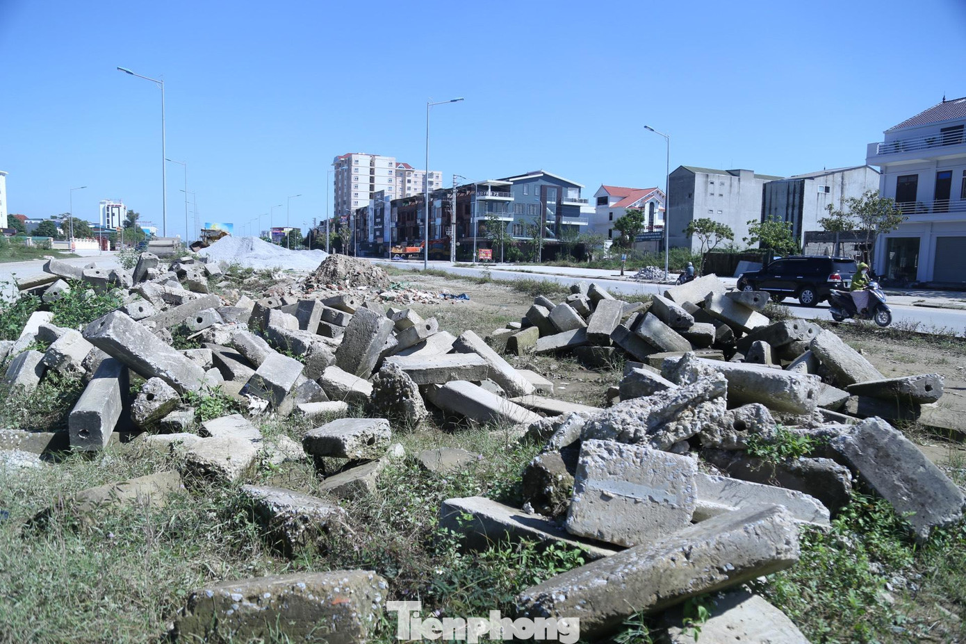 Ban đầu, dự án có tổng mức đầu tư hơn 63,4 tỷ đồng, trong đó chi phí xây lắp hơn 23,7 tỷ đồng, chi phí bồi thường giải phóng mặt bằng hơn 35,7 tỷ đồng và các chi phí khác.