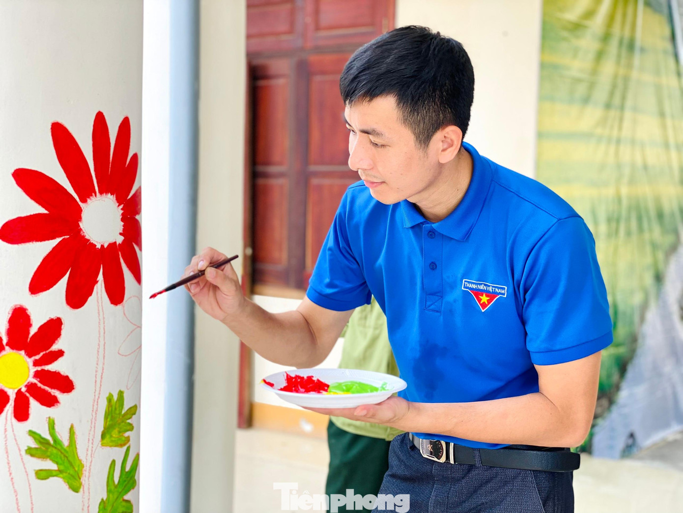 Anh Đinh Khánh Hưng – Phó Bí thư Huyện Đoàn Nghi Lộc cho hay, tháng 7 hàng năm là tháng cao điểm tổ chức các hoạt động tri ân, đền ơn đáp nghĩa, đặc biệt hướng tới đối tượng Thương binh, gia đình Liệt sỹ và các Bà Mẹ Việt Nam anh hùng. Trên địa bàn huyện Nghi Lộc hiện có 2 đơn vị điều dưỡng thương binh đóng chân, trong đó, Khu điều dưỡng thương binh tâm thần kinh là đơn vị đặc thù vì các bác thương binh ở đây đều bị rất nặng.
