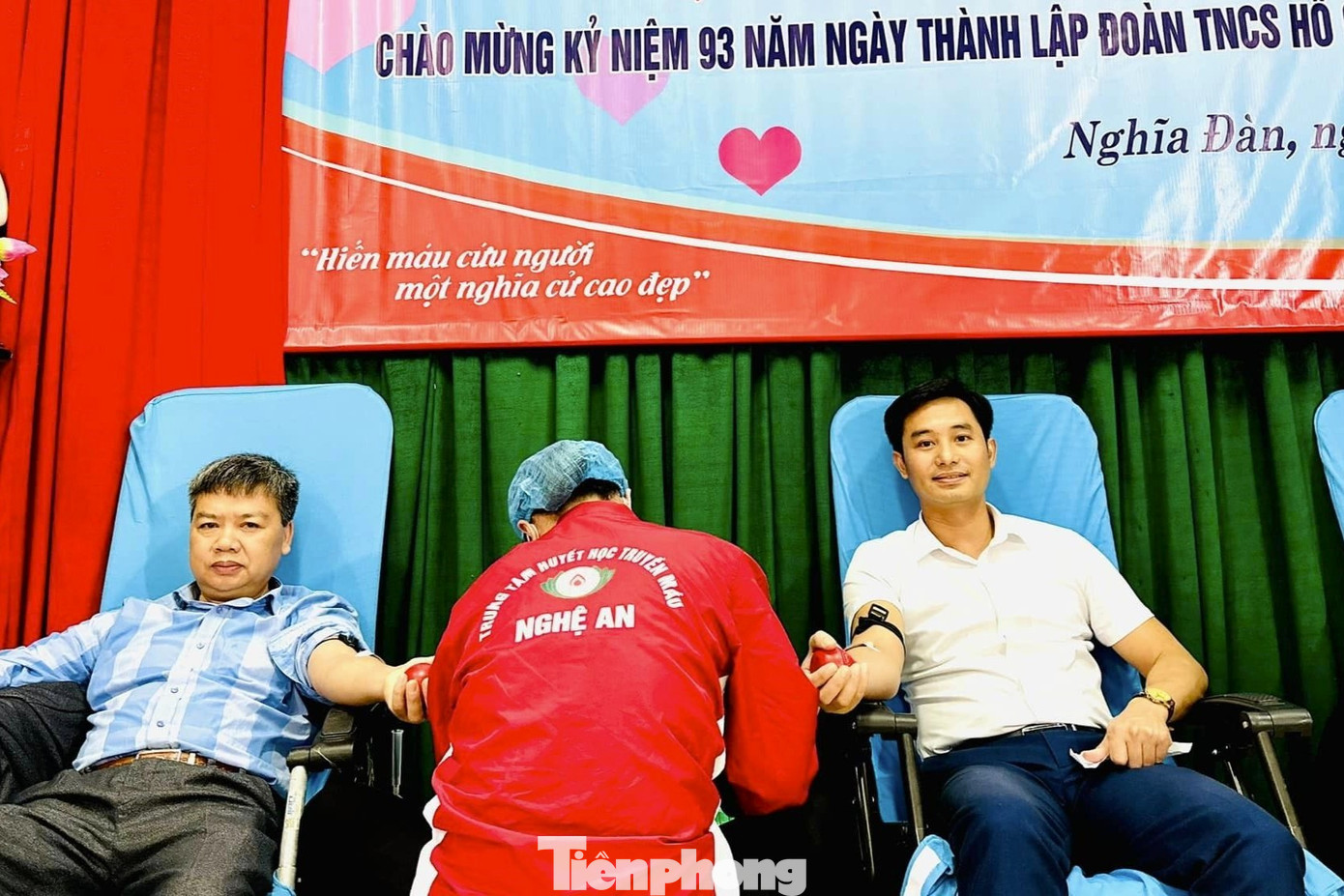 Ngày hội thu hút đông đảo người dân, cán bộ công chức, đoàn viên thanh niên tham gia hiến máu tình nguyện.