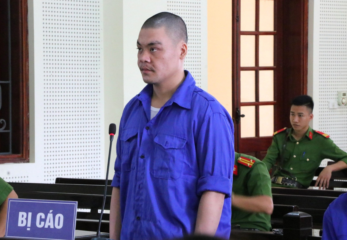 Tạ Quang Hồng tại tòa Tạ Quang Hồng tại tòa