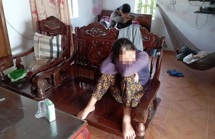 Gia đình anh Công đau đớn, đang chờ đợi phép màu (Ảnh: TY)