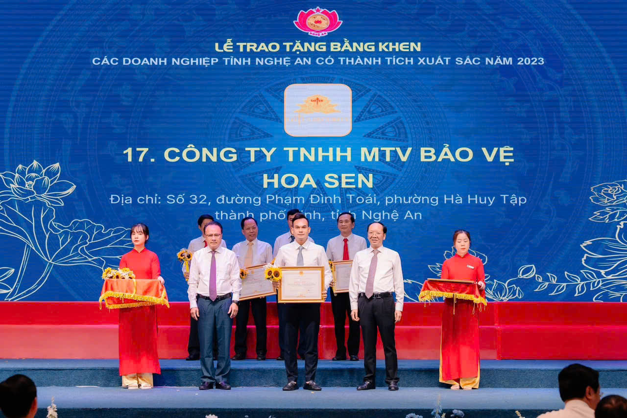 Công ty TNHH MTV dịch vụ bảo vệ Hoa Sen nhận Bằng khen của UBND tỉnh Nghệ An vì đã có thành tích xuất sắc trong hoạt động sản xuất kinh doanh và đóng góp vào an sinh xã hội, góp phần vào sự nghiệp phát triển kinh tế - xã hội tỉnh Nghệ An. Công ty TNHH MTV dịch vụ bảo vệ Hoa Sen nhận Bằng khen của UBND tỉnh Nghệ An vì đã có thành tích xuất sắc trong hoạt động sản xuất kinh doanh và đóng góp vào an sinh xã hội, góp phần vào sự nghiệp phát triển kinh tế - xã hội tỉnh Nghệ An.