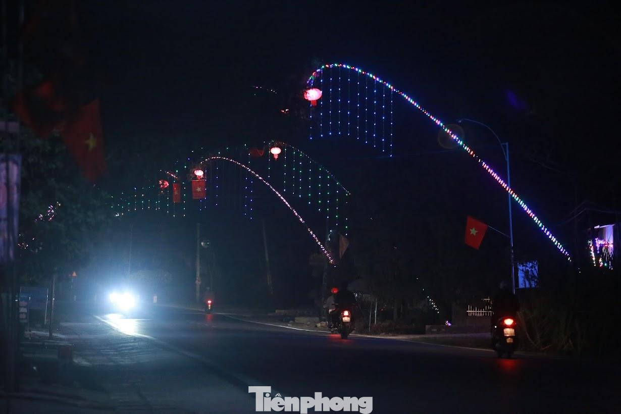 Việc dựng nêu đón tết Cổ truyền không chỉ đem lại không khí vui Tết đón Xuân rộn ràng cho các địa phương, mà còn góp phần lưu giữ nét đẹp truyền thống ngàn xưa của dân tộc.