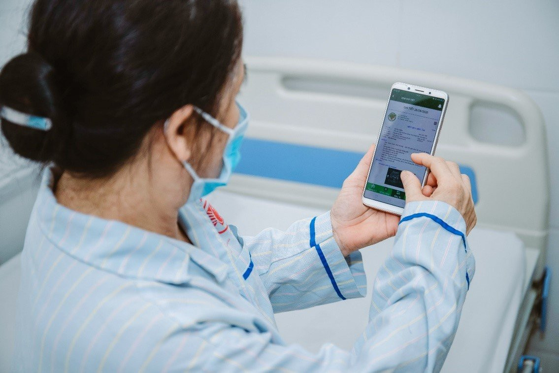 Người bệnh theo dõi kết quả điều trị tại app “BVTP Vinh” Người bệnh theo dõi kết quả điều trị tại app “BVTP Vinh”