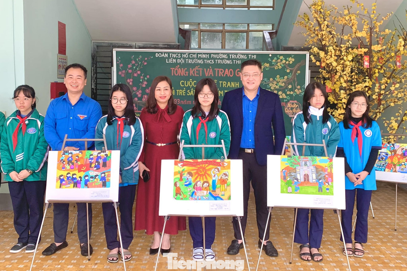 Trao giải cuộc thi vẽ tranh "Tuổi trẻ sắt son niềm tin với Đảng".