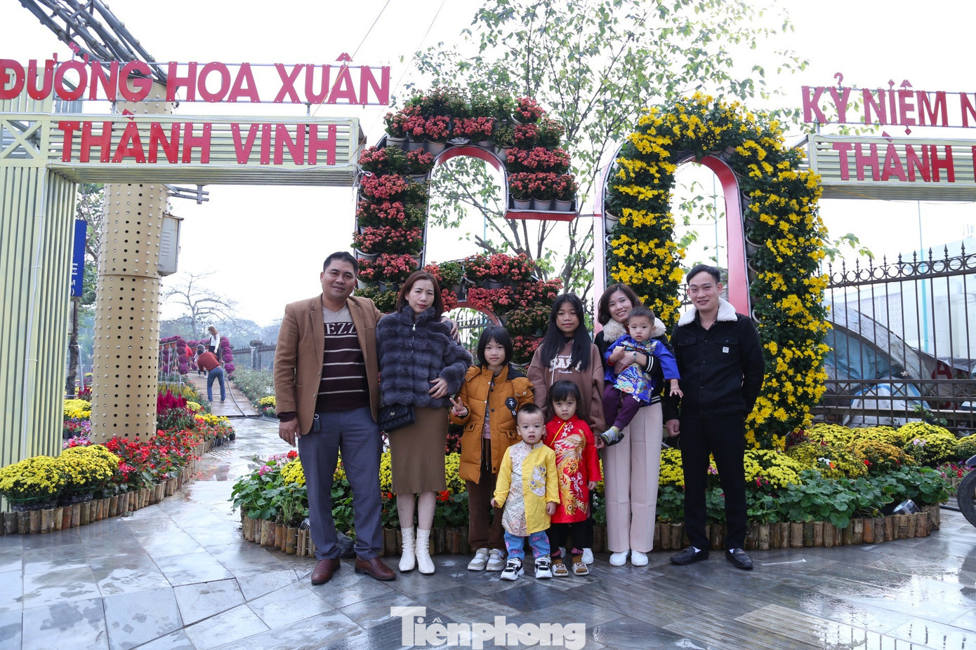 Mỗi một đoạn đường hoa sẽ được lên ý tưởng và thiết kế các công trình nghệ thuật theo từng chủ đề khác nhau để thể hiện sự đa dạng, phong phú và hấp dẫn. Trong đó có các chủ đề như Mừng Đảng, Mừng Xuân, Mừng Xuân Quý Mão, mừng Tết cổ truyền....