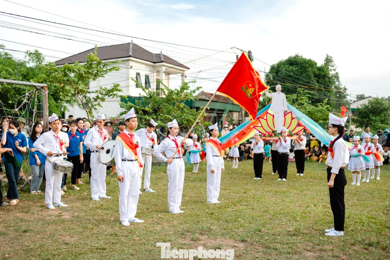 Ông Nguyễn Văn Lục - Chủ tịch UBND xã Nghi Thái cho biết, cuộc thi nghi thức đội dành cho thiếu niên, nhi đồng vào dịp hè được địa phương tổ chức hàng năm, tạo sân chơi lành mạnh, bổ ích cho các cháu. Dịp này, ngoài thi nghi thức đội, địa phương còn tổ chức hội trại, giải bóng đá, đồng diễn, rung chuông vàng, hội diễn văn nghệ.