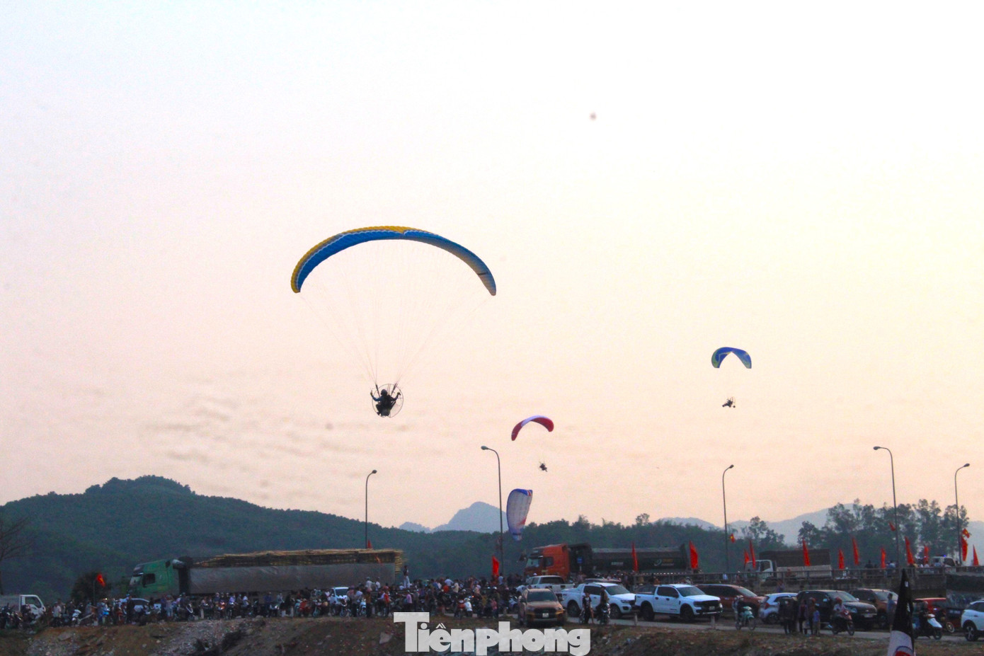 Sự kiện đã thu hút khoảng 30 phi công từ mọi miền Tổ quốc tham gia bay biểu diễn.