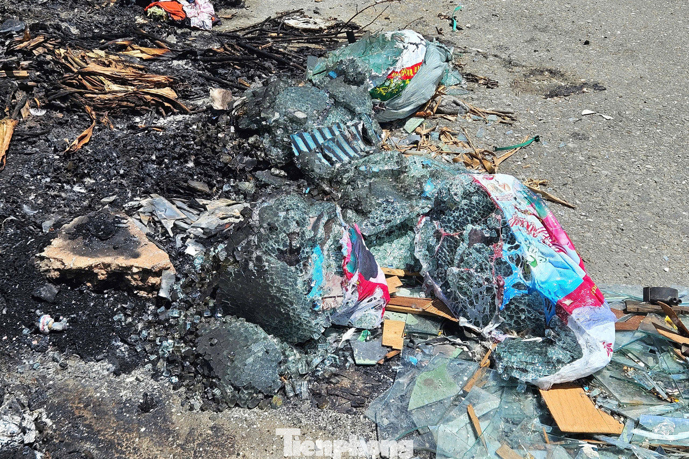 Mỗi ngày, thành phố Vinh thải ra khoảng 350 tấn rác sinh hoạt và con số này đang gia tăng nhanh chóng do quá trình đô thị hóa. Tình trạng vứt rác bừa bãi vẫn tiếp diễn ở nhiều khu vực, không chỉ làm mất mỹ quan đô thị mà còn tiềm ẩn nguy cơ ô nhiễm môi trường.