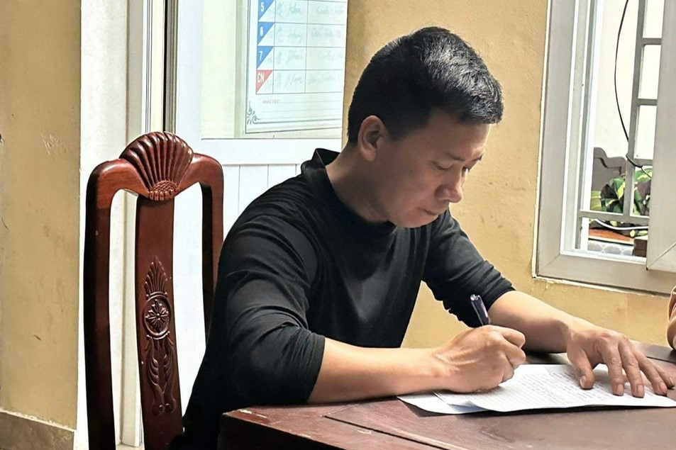 Tài xế Phan Công Đoàn tại cơ quan Công an