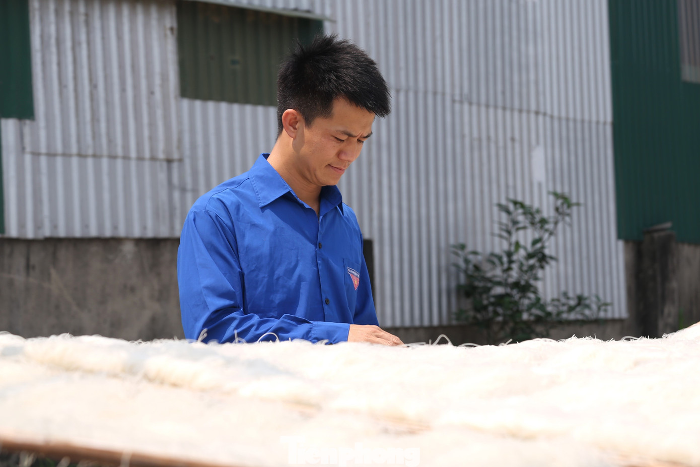 Tốt nghiệp ngành luật nhưng anh Đức lại quyết định khởi nghiệp từ những đặc sản quê nhà.