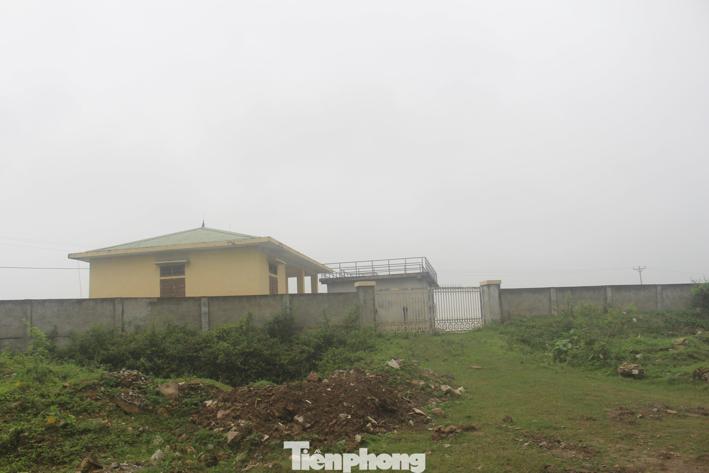 Dự án Nhà máy nước sạch Diễn Minh được xây dựng từ năm 2015, do UBND xã Diễn Minh (cũ), nay là xã Minh Châu (huyện Diễn Châu, Nghệ An) làm chủ đầu tư, có tổng nguồn vốn hơn 13 tỷ đồng. Trong đó, nguồn vốn nhà nước là 60%, nguồn vốn nhân dân đóng góp 40%.