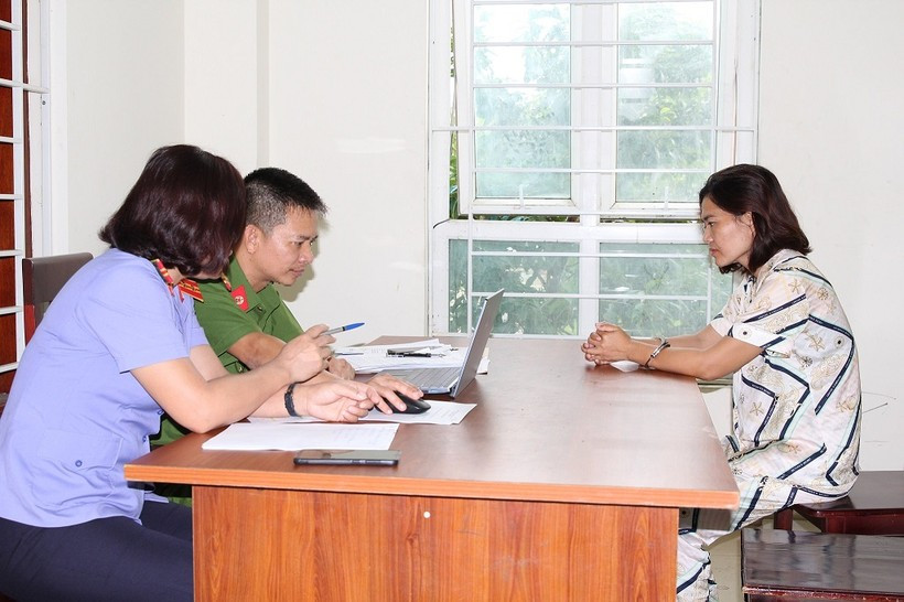 Trần Thị Soa tại cơ quan công an Trần Thị Soa tại cơ quan công an