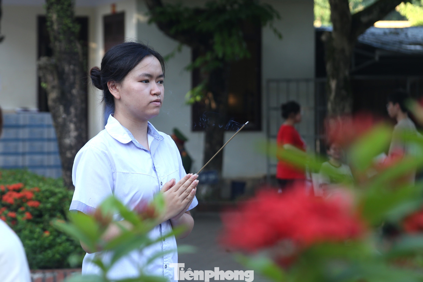 Nhiều thí sinh cho biết, việc dâng hương trước tượng đài cụ Phan nhằm thể hiện sự tri ân, bày tỏ lòng ngưỡng vọng trước cuộc đời và lý tưởng cách mạng của nhà chí sỹ yêu nước. Trí tuệ và tinh thần hiếu học của cụ Phan Bội Châu là tấm gương sáng để thế hệ trẻ học tập, noi theo.