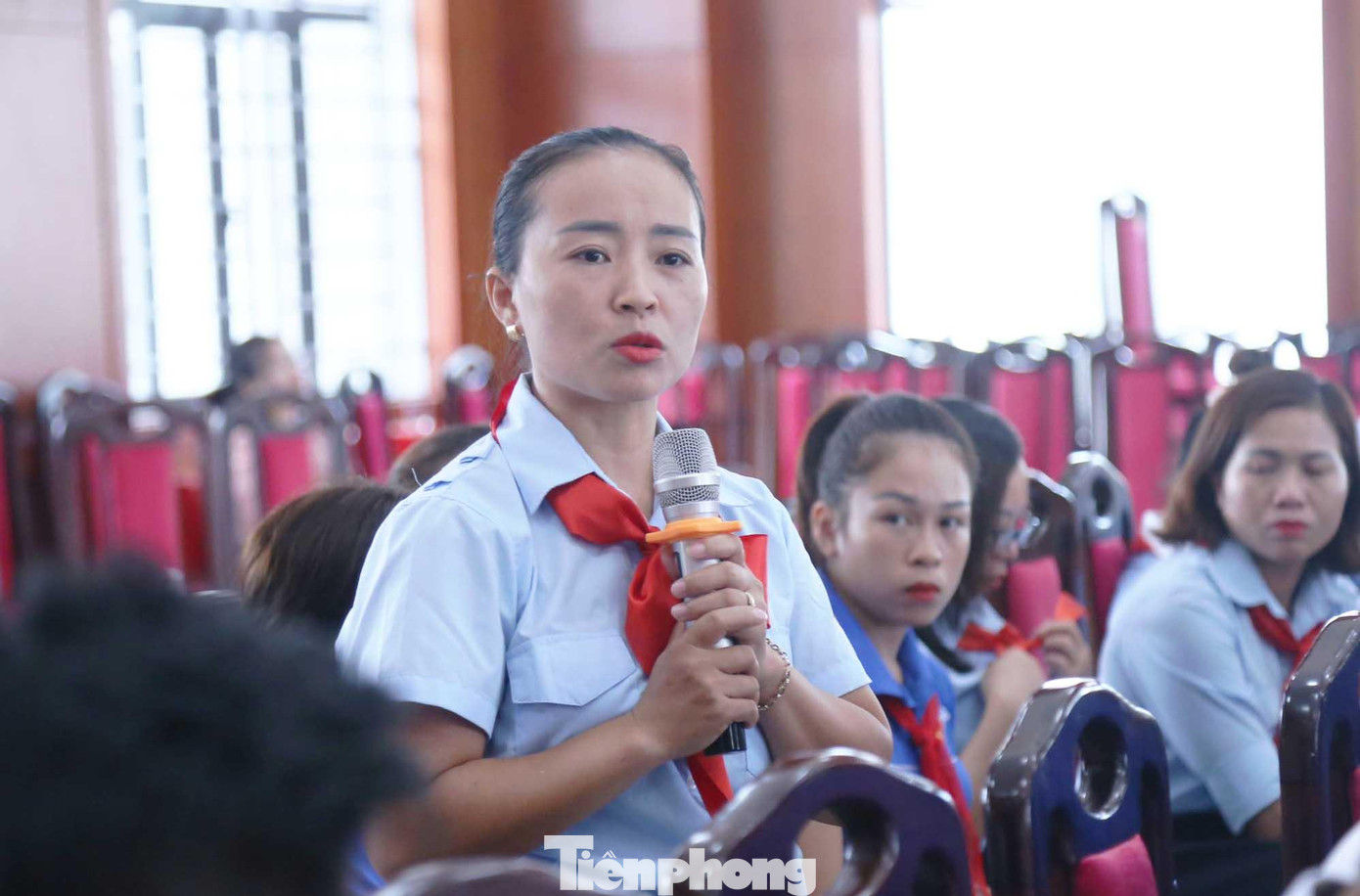 Góp ý kiến tại Hội nghị