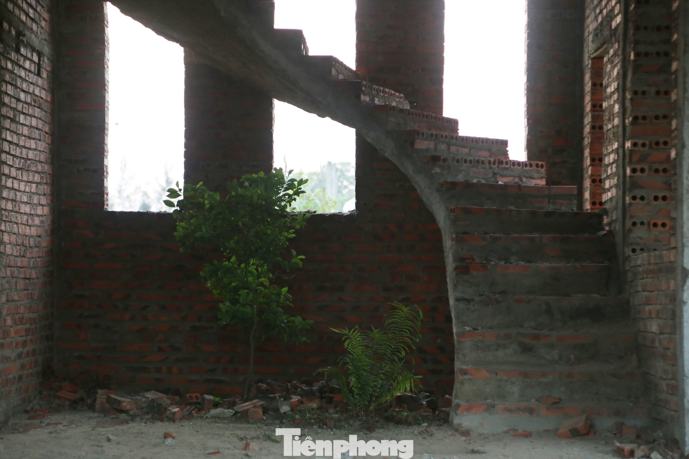 Nhếch nhác bên trong các căn nhà liền kề