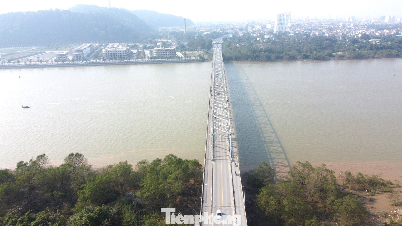 Cầu Bến Thủy 1 nối Nghệ An - Hà Tĩnh. Cầu Bến Thủy 1 nối Nghệ An - Hà Tĩnh.