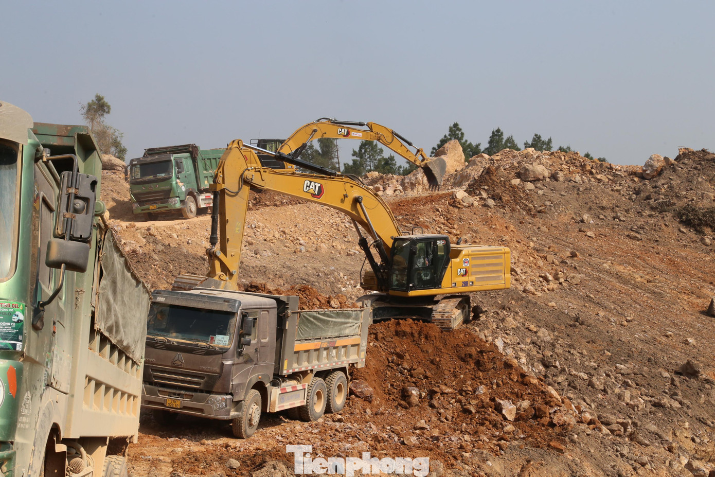 Ngoài giá vật liệu tăng cao gây khó khăn cho doanh nghiệp dự án thì nguồn cung vật liệu cát cũng đang gặp khó do thời gian gần đây, Công an tỉnh Nghệ An đang ra quân cân kiểm tra tải trọng xe và xe quá khổ dẫn đến các đơn vị cung cấp dừng hoạt động.