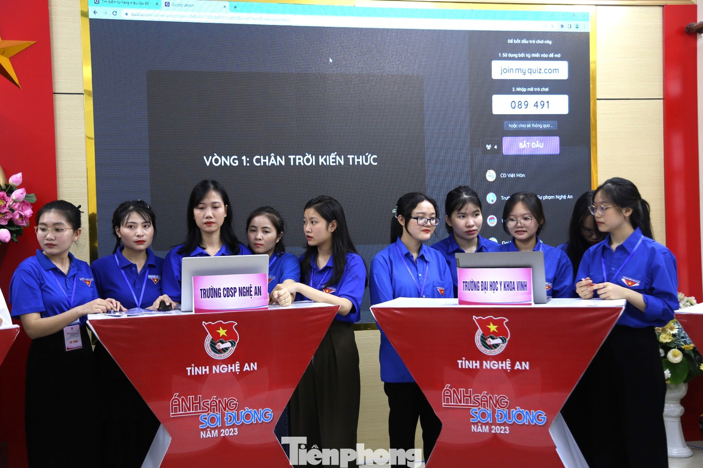 Các đội thi tham gia phần thi Chân trời kiến thức. Các thí sinh của các đội thi tham gia làm bài thi trắc nghiệm về chủ nghĩa Mác-Lênin, tư tưởng Hồ Chí Minh, các Nghị quyết Đại hội Đảng, Đoàn, Hội các cấp gồm 20 câu hỏi trên phần mềm Quizizz. Các đội thi tham gia phần thi Chân trời kiến thức. Các thí sinh của các đội thi tham gia làm bài thi trắc nghiệm về chủ nghĩa Mác-Lênin, tư tưởng Hồ Chí Minh, các Nghị quyết Đại hội Đảng, Đoàn, Hội các cấp gồm 20 câu hỏi trên phần mềm Quizizz.