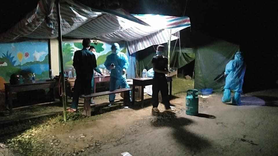 Tính đến nay, Nghệ An đã có 157 ca dương tính với SARS-CoV-2 ở 12 địa phương. Số bệnh nhân tái dương tính đã phát hiện: 7, trong đó 01 bệnh nhân đã ra viện; Số bệnh nhân điều trị khỏi bệnh, ra viện: 52; Số bệnh nhân hiện tại đang điều trị: 102; Số bệnh nhân tử vong: 01.