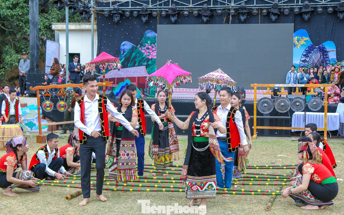 Múa sạp, một hoạt động quen thuộc tại các sự kiện văn hóa của cộng đồng người Thái ở Nghệ An.