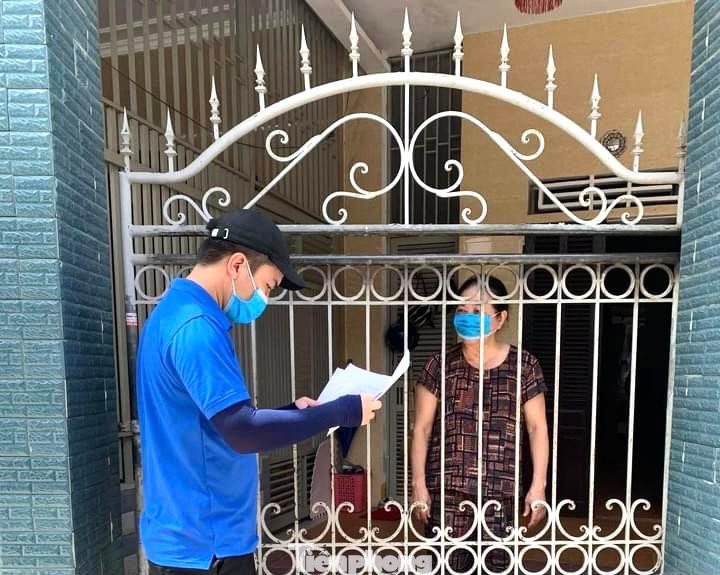 Tính đến 20h00 ngày 30/6, tổng số người buôn bán/đến/trở về từ chợ đầu mối từ ngày 1/6 đến nay là 6.234 người, trong số đó đã lấy mẫu xét nghiệm là 6.228 trường hợp, 6 trường hợp còn lại đang tiến hành lấy mẫu. Số mẫu đã có kết quả là 6.204, trong đó có 6.190 mẫu âm tính, 14 mẫu dương tính (đã công bố ca bệnh) và 24 mẫu đang chờ kết quả.