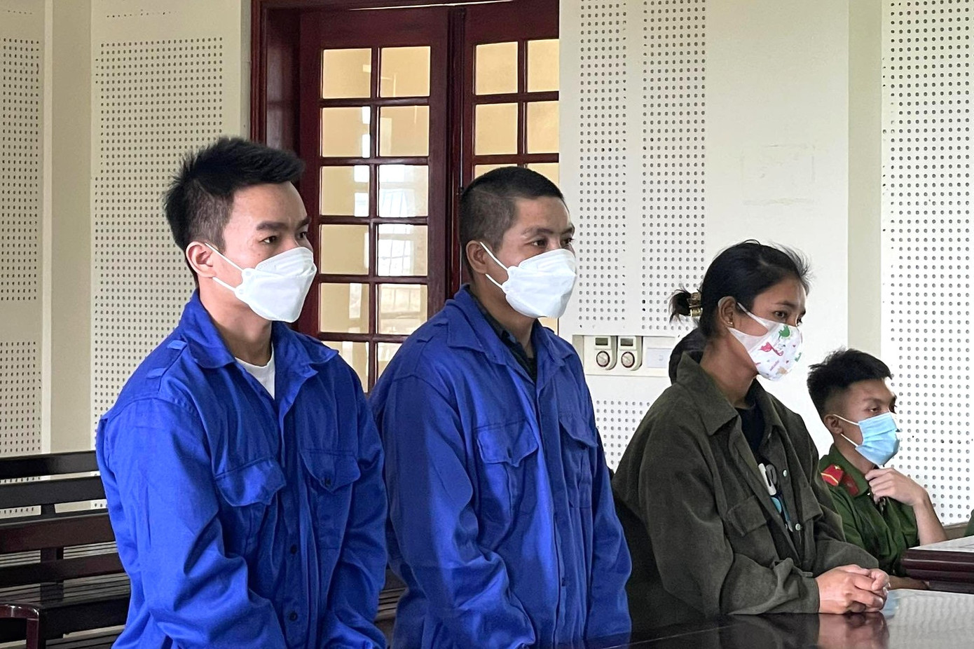 Ba bị cáo tại tòa