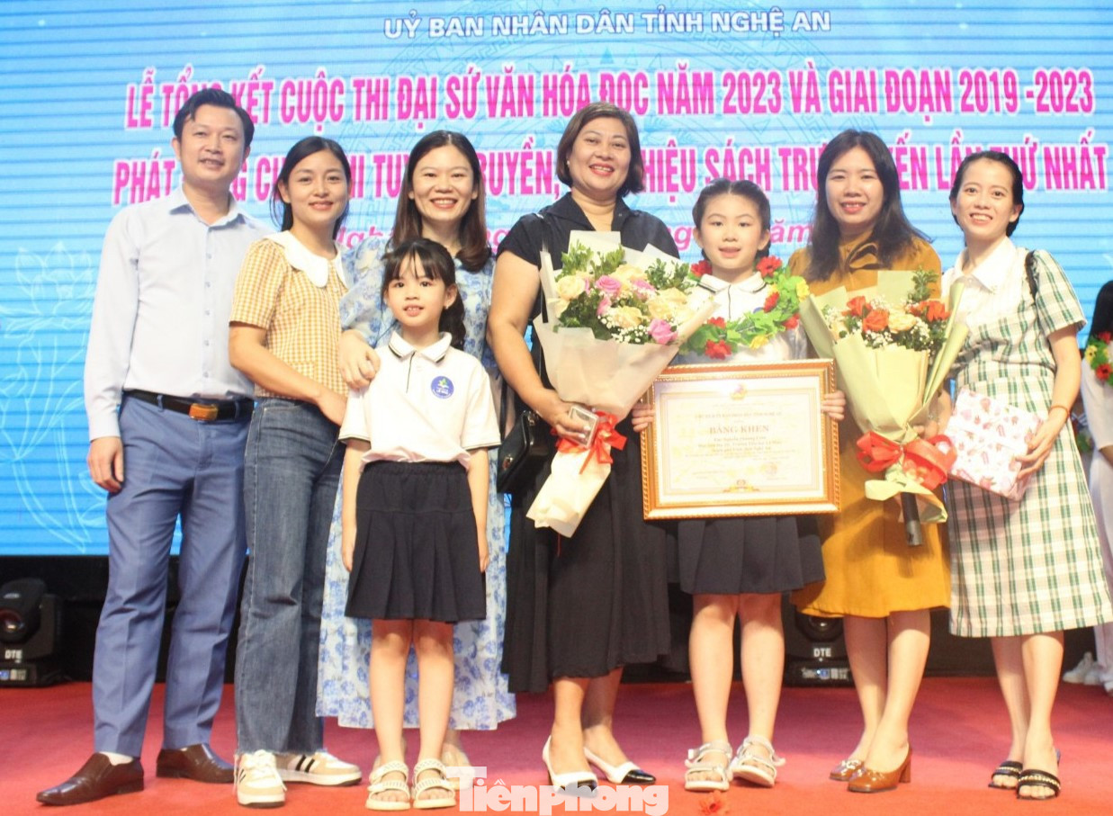 Nguyễn Phương Uyên giành giải Nhất cuộc thi Đại sứ văn hóa đọc tỉnh Nghệ An năm 2023.