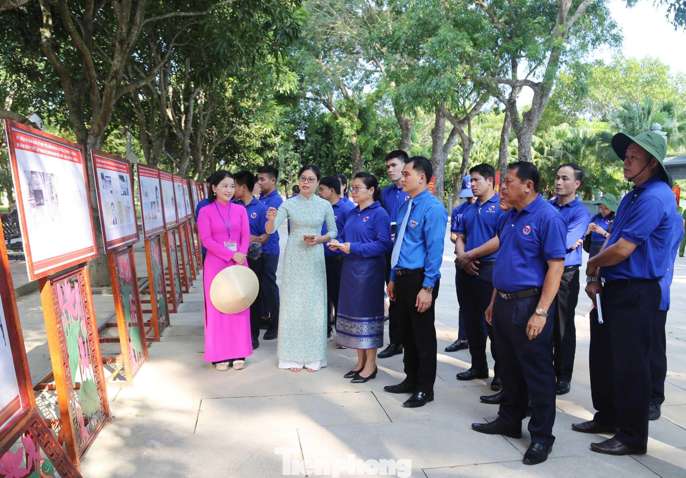 Đoàn công tác tham quan chuyên đề: &quot;Khắc sâu tình hữu nghị vĩ đại, đoàn kết đặc biệt Việt Nam - Lào, Lào - Việt Nam&quot;.
