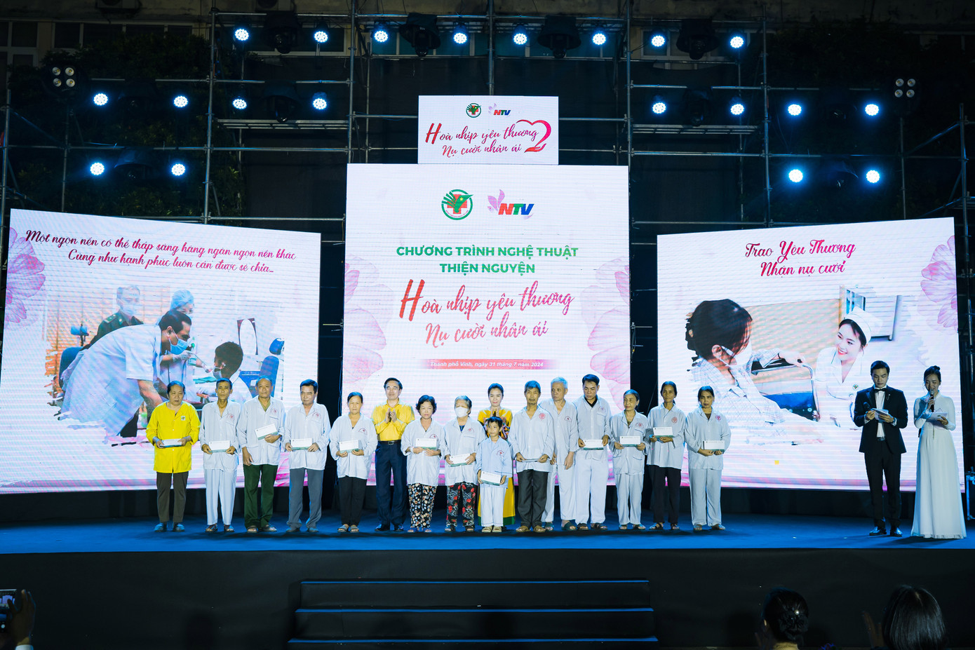 Chương trình thiện nguyện Hòa nhịp yêu thương, nụ cười nhân ái do Bệnh viện Đa khoa TP Vinh tổ chức Chương trình thiện nguyện Hòa nhịp yêu thương, nụ cười nhân ái do Bệnh viện Đa khoa TP Vinh tổ chức