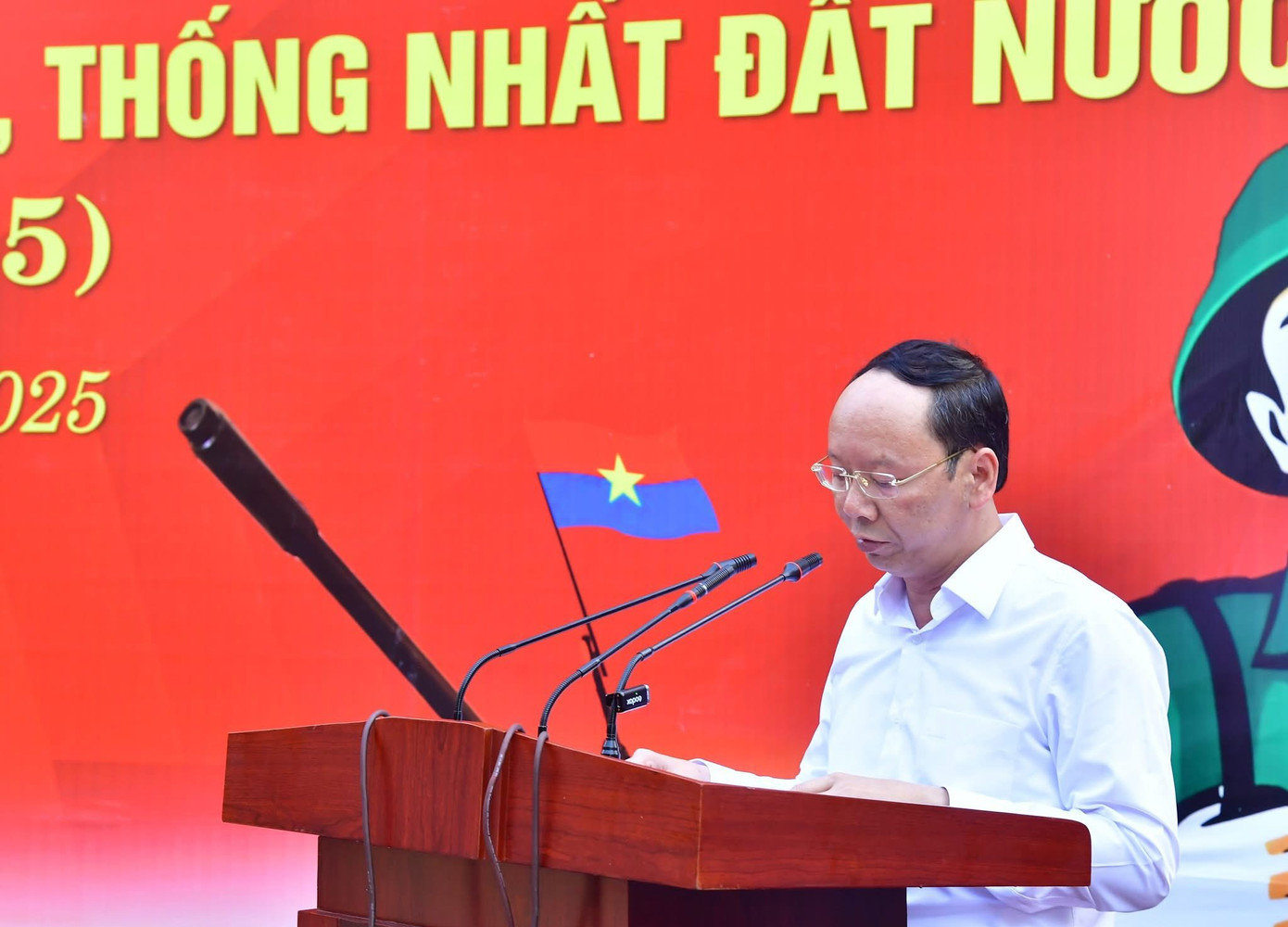 Phát biểu chào đón, ông Bùi Thanh An - Phó Chủ tịch Thường trực UBND tỉnh Nghệ An, nhấn mạnh: “Lễ kỷ niệm 50 năm Ngày Giải phóng miền Nam, thống nhất đất nước đã để lại nhiều ấn tượng tốt đẹp, góp phần giáo dục truyền thống yêu nước, ý chí tự lực, tự cường, tinh thần đại đoàn kết dân tộc. Thành công này không những góp phần làm vẻ vang cho lực lượng vũ trang mà còn nâng cao vị thế, hình ảnh, phẩm chất 'Bộ đội Cụ Hồ' trong lòng nhân dân và bạn bè quốc tế”.