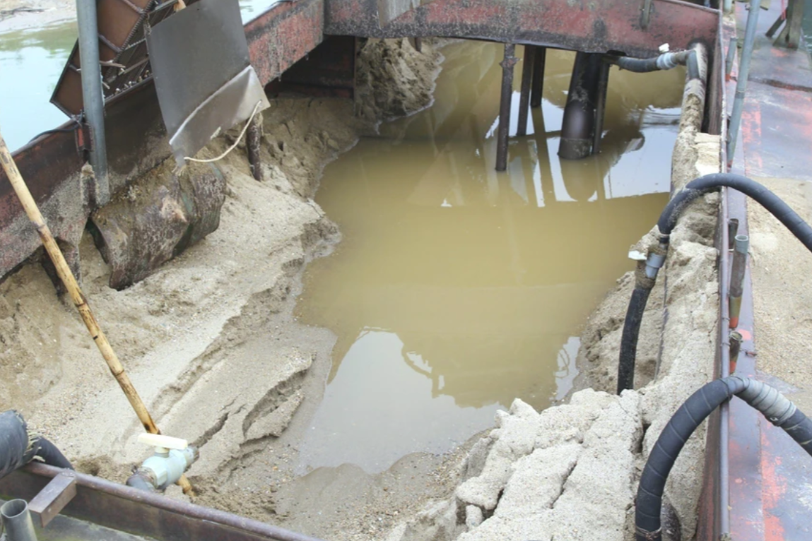 Số cát, sỏi được các đối tượng khai thác trái phép