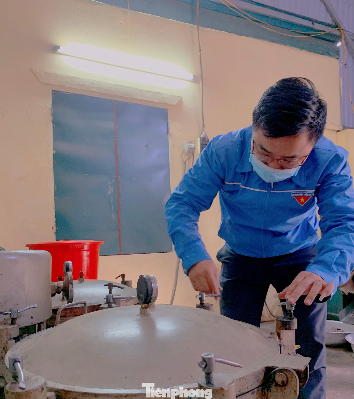 Để ép ra dầu lạc tinh chất phải trải qua nhiều công đoạn