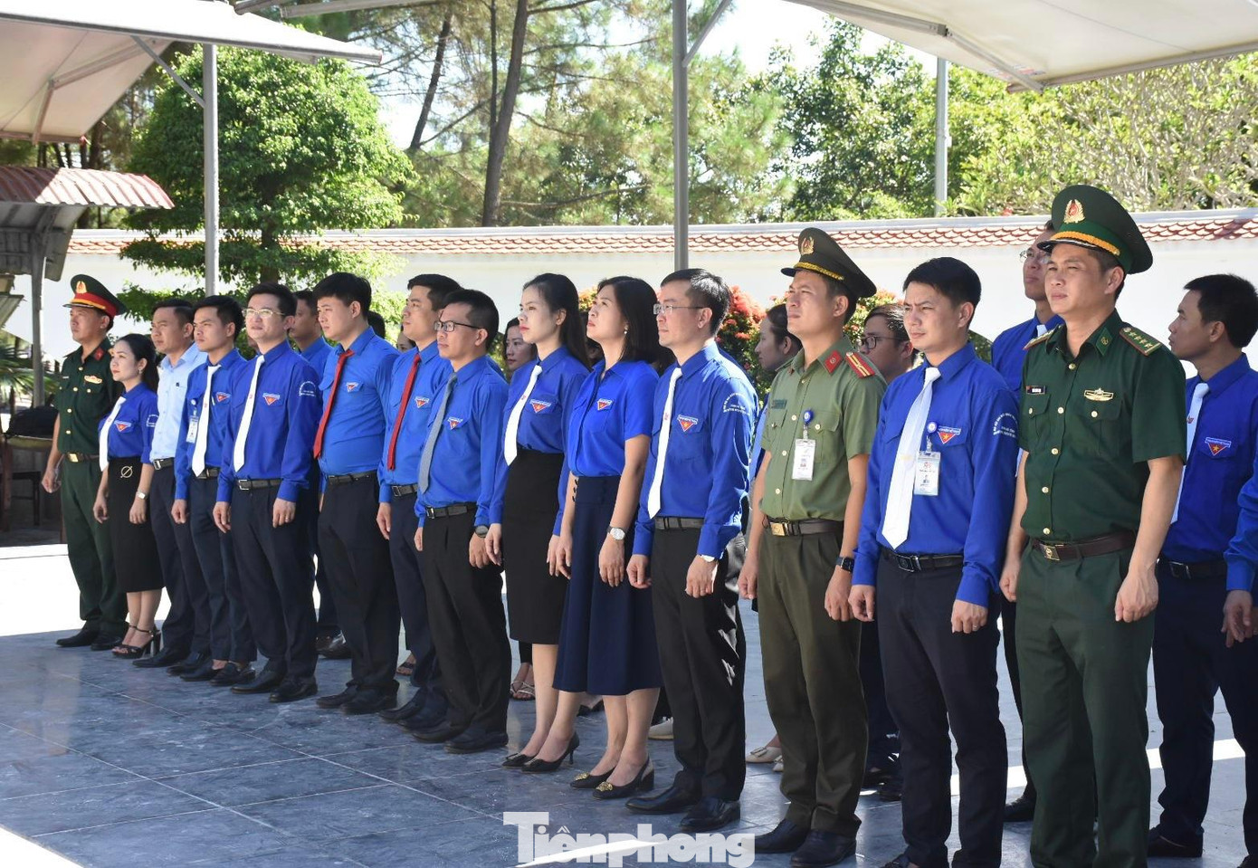 Tại các địa chỉ đỏ, Đoàn đại biểu tham dự Đại hội đại biểu Đoàn TNCS Hồ Chí Minh tỉnh Hà Tĩnh lần thứ XVIII, nhiệm kỳ 2022 - 2027, bày tỏ lòng biết ơn vô hạn đối với công lao của Chủ tịch Hồ Chí Minh và các anh hùng liệt sĩ; đồng thời báo cáo những kết quả nổi bật của tuổi trẻ tỉnh Hà Tĩnh trong nhiệm kỳ vừa qua.
