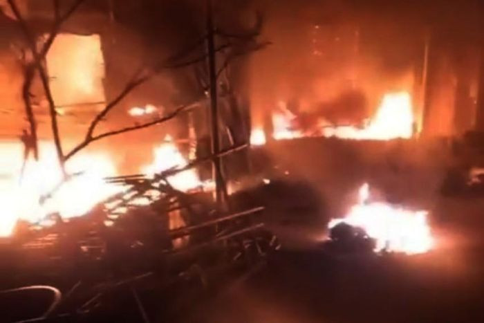 Đám cháy lan nhanh