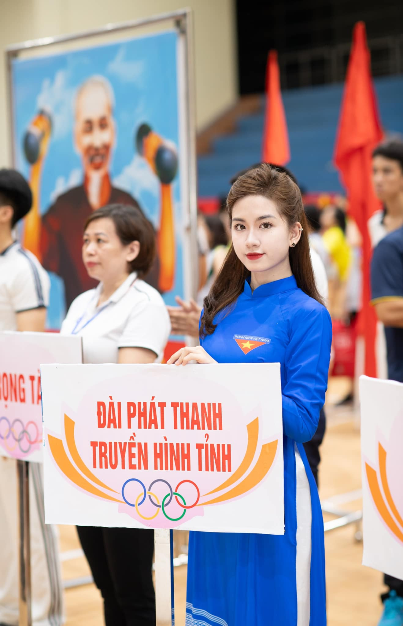 Ngoài dẫn bản tin thời sự, nữ MC còn dẫn các chương trình khác như: Nghệ An ngày mới, Nhịp sống 24h, Bản tin thời tiết...