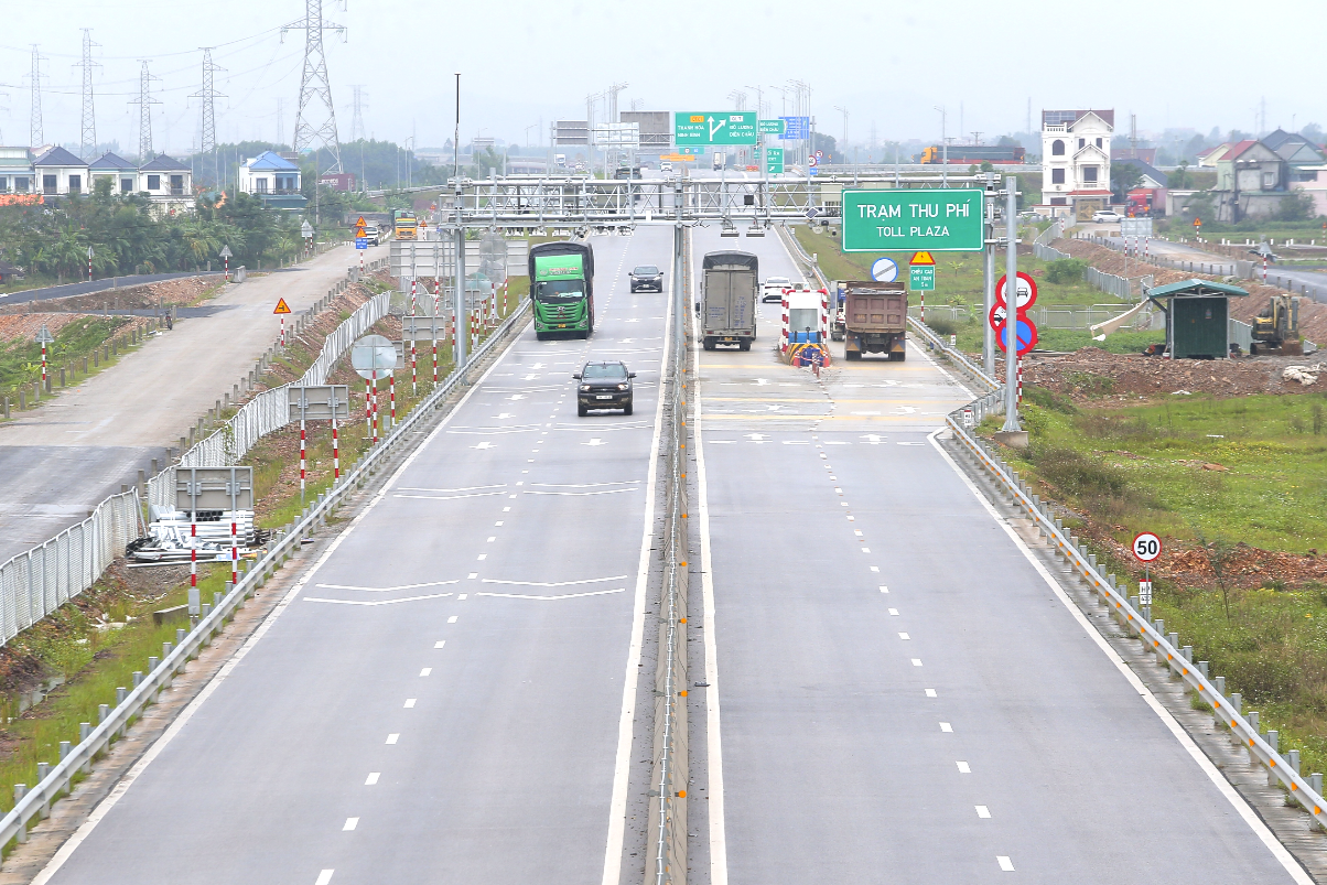 Cao tốc Diễn Châu - Bãi Vọt chính thức thu phí từ ngày 5/1/2025