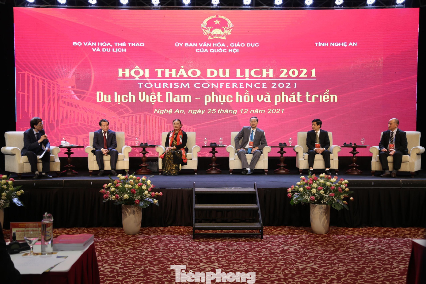 Các đại biểu thảo luận tại Hội thảo Các đại biểu thảo luận tại Hội thảo
