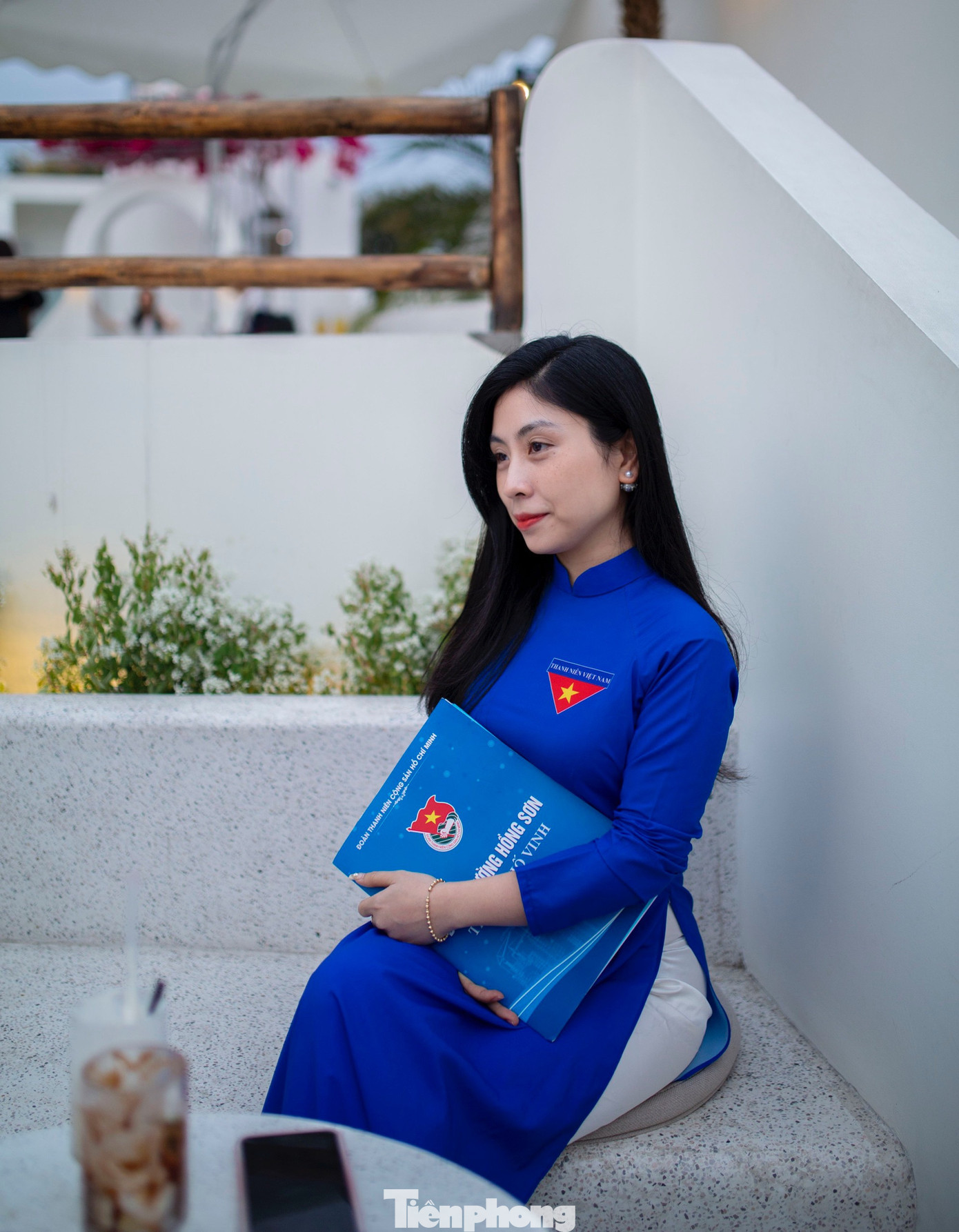 Cán bộ Đoàn phường Hồng Sơn, TP Vinh duyên dáng trong tà áo dài