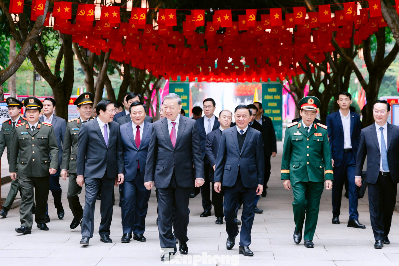 Tổng Bí thư Tô Lâm cùng đoàn đại biểu về Khu Di tích quốc gia đặc biệt Kim Liên.