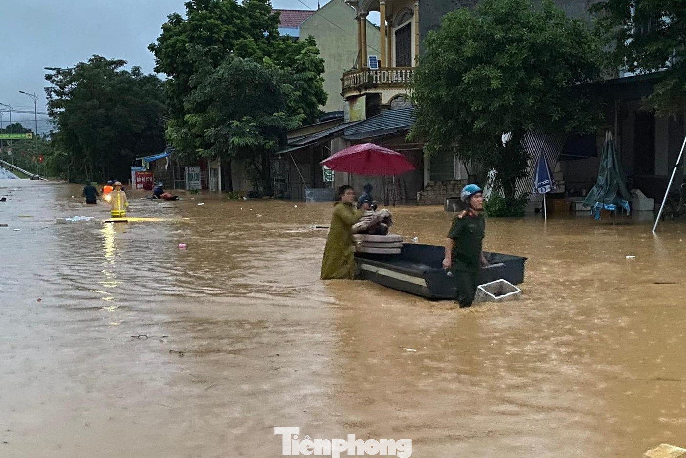 Mưa lớn gây ngập nhiều địa phương ở Nghệ An
