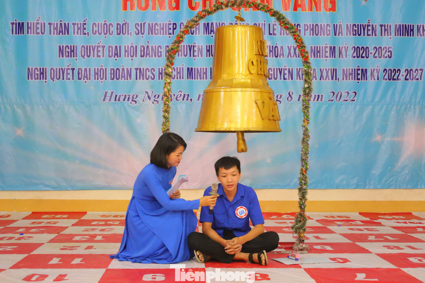 Em Nguyễn Văn Lương - học sinh lớp 11A2 trường THPT Lê Hồng Phong đã xuất sắc giành giải Nhất, rung được chuông vàng.