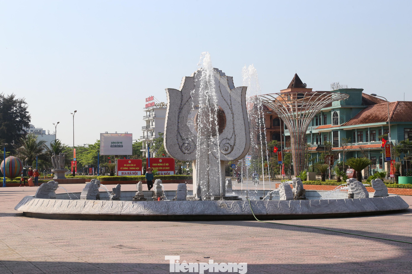 Sau lễ khai mạc sẽ mở ra một chuỗi các sự kiện kéo dài từ ngày 9/4 cho đến ngày 30/4, tiêu biểu như: Giải cờ người; Chương trình Lễ hội Âm nhạc đường phố và ẩm thực đêm; Chương trình nghệ thuật về miền ví, giặm; Hội chợ giới thiệu các sản phẩm OCOP;...